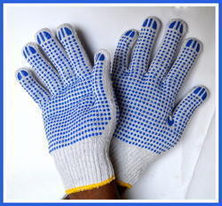 dotted gloves